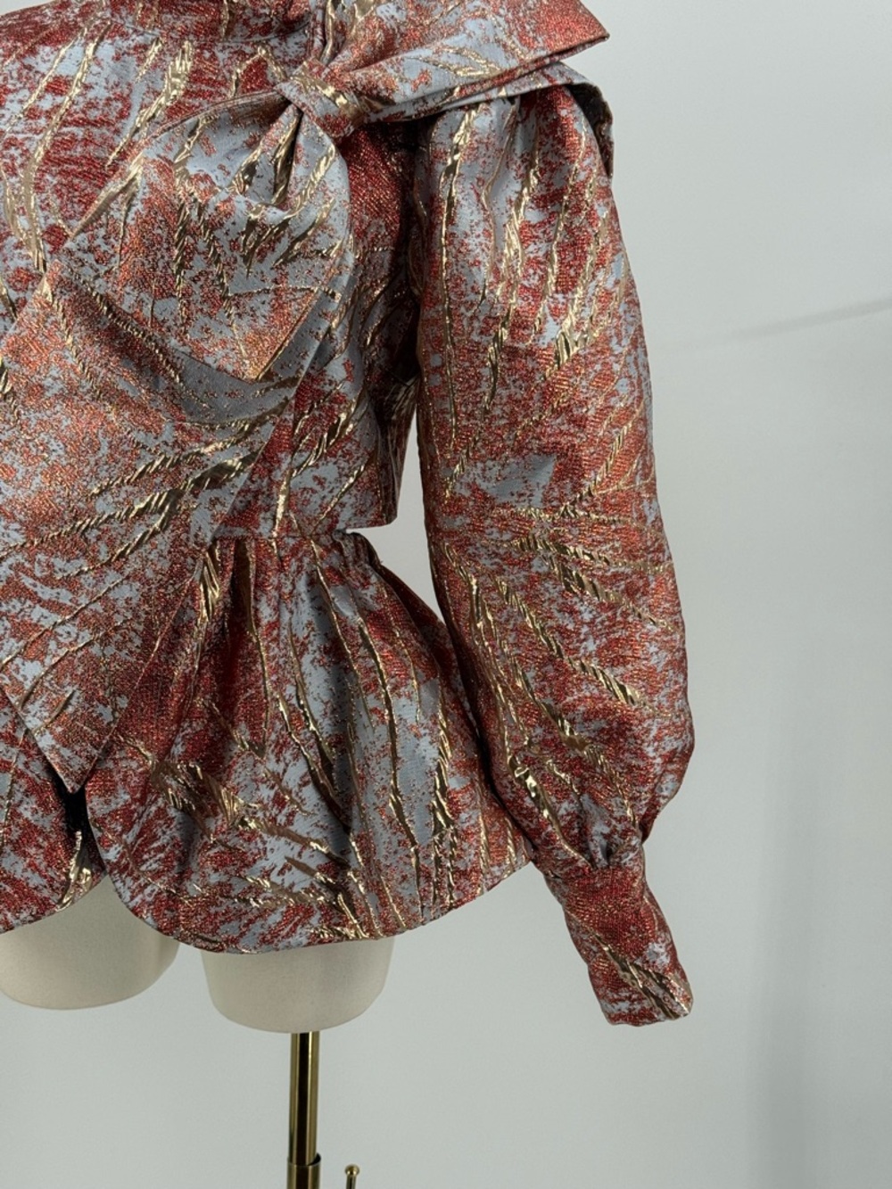 Akira Luxury Metallic Brocade Bow Peplum Blouse Elegant High Neck Statement Top - Picture 7 of 15